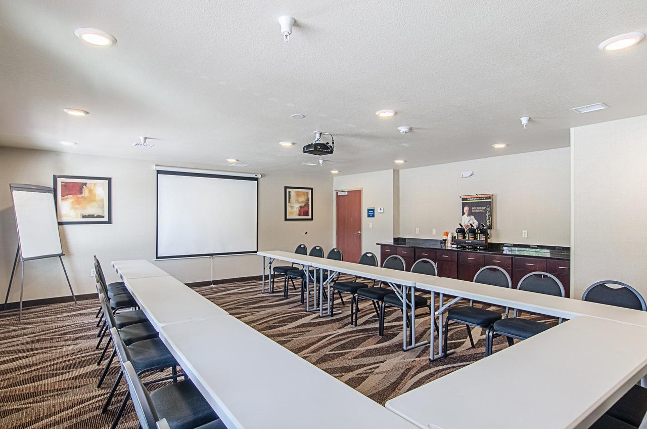 Cobblestone Inn & Suites - Guernsey Exterior foto