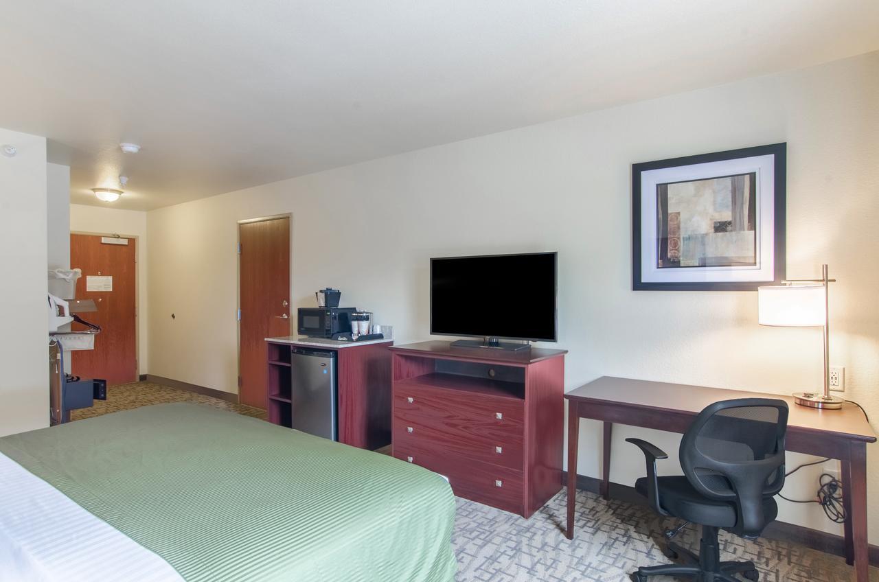 Cobblestone Inn & Suites - Guernsey Exterior foto